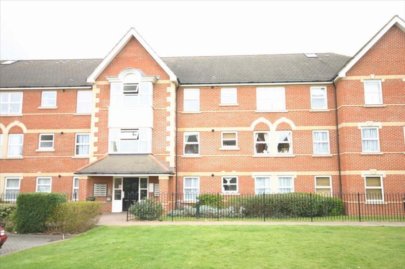 Cobham Close, Enfield, Middlesex, EN1 3SU