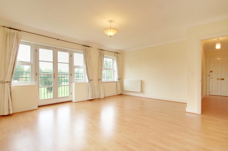 Frobisher Mews, Enfield, EN2 6UN