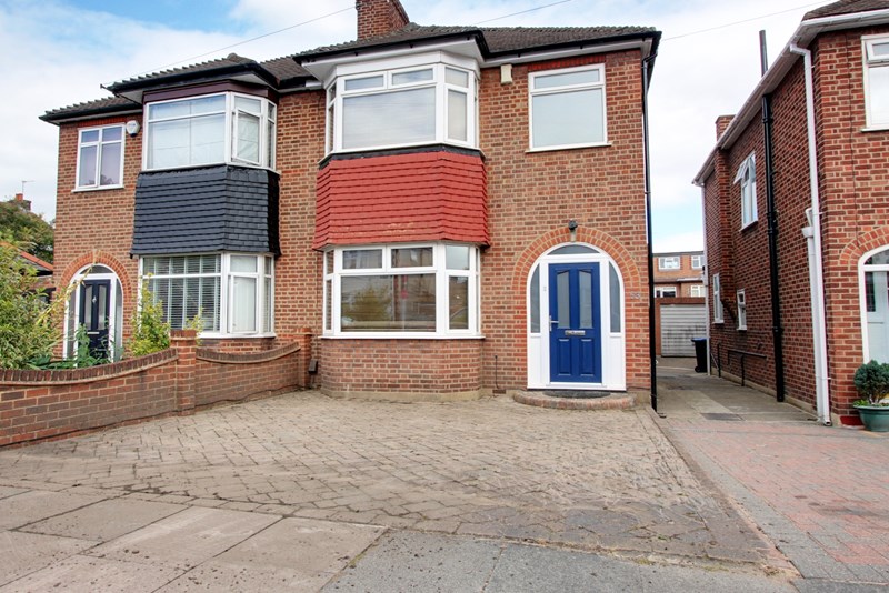 Amberley Road, Enfield, Middlesex, EN1 2QZ