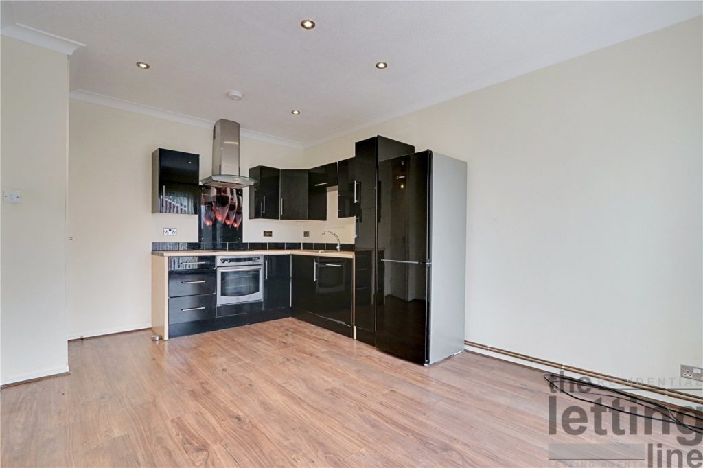 Roundhedge Way, Enfield, Middlesex, EN2 8LD