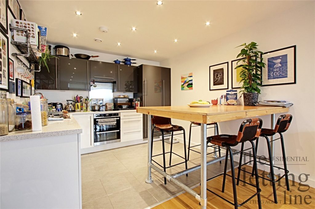 Dunstan Mews, Enfield, EN1 1GF