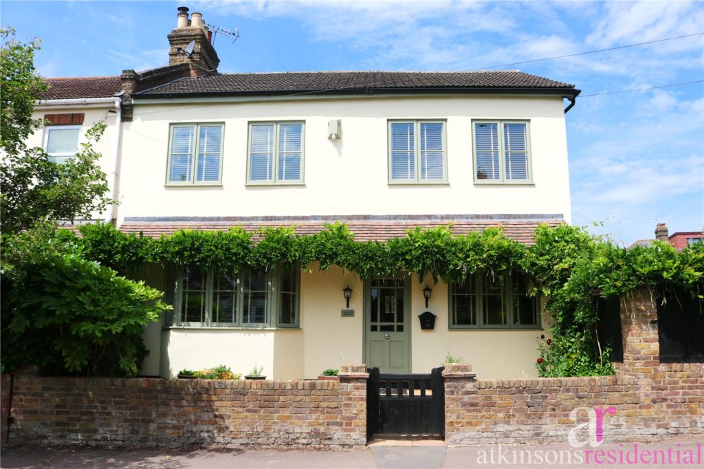 Birkbeck Road, Enfield, Middlesex, EN2 0EE