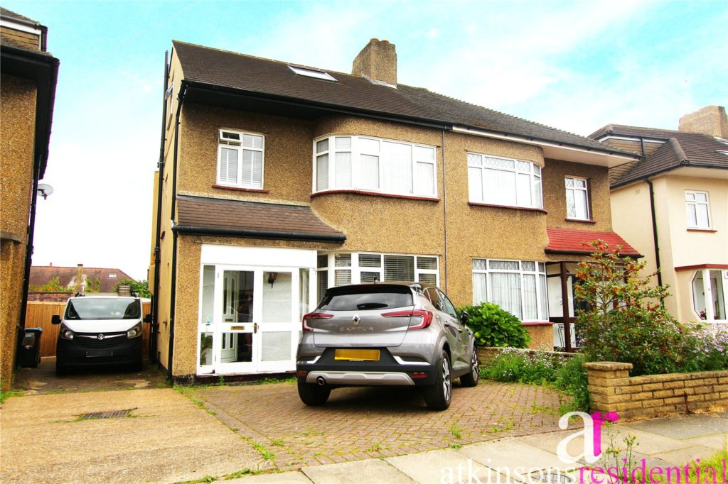 Apple Grove, Enfield, Middlesex, EN1 3DB