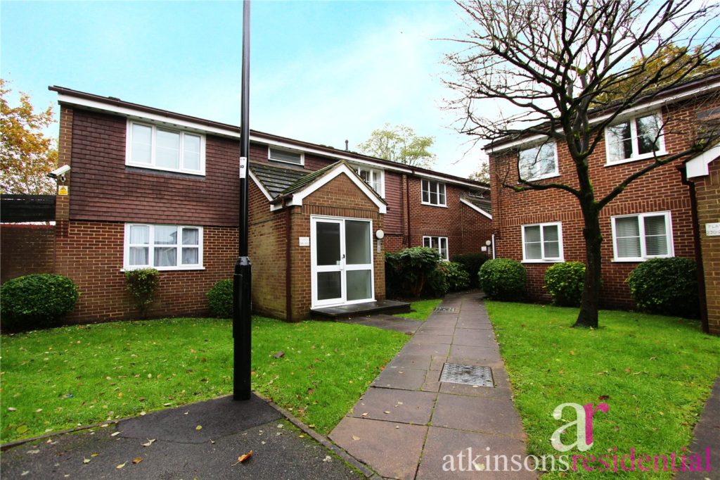 Gladbeck Way, Enfield, Middlesex, EN2 7HS