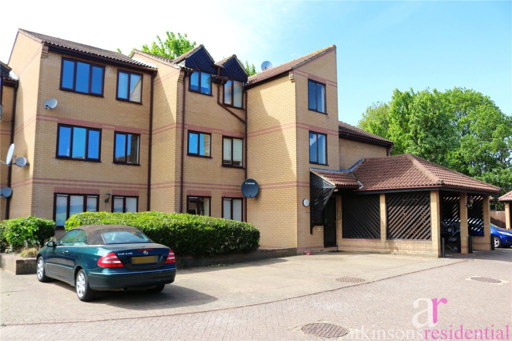 Cross Road, Waltham Cross, Hertfordshire, EN8 7HU