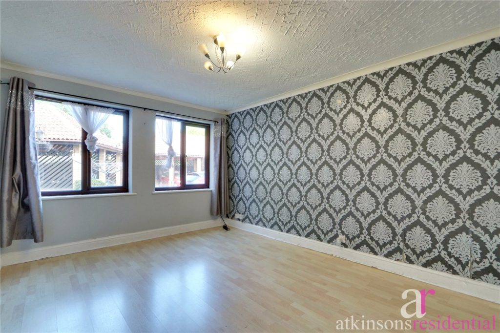 Cross Road, Waltham Cross, Hertfordshire, EN8 7HU