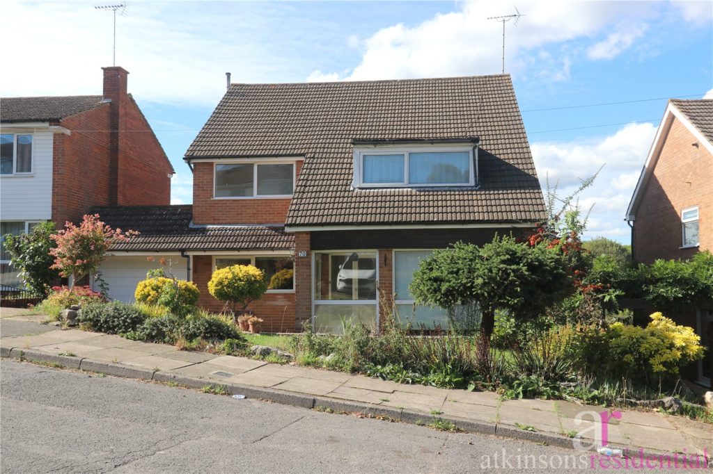 Chase Ridings, Enfield, Middlesex, EN2 7QE