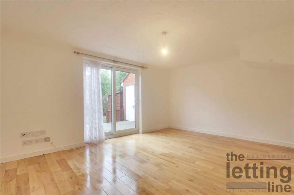 Rossington Close, Enfield, Middlesex, EN1 4LN