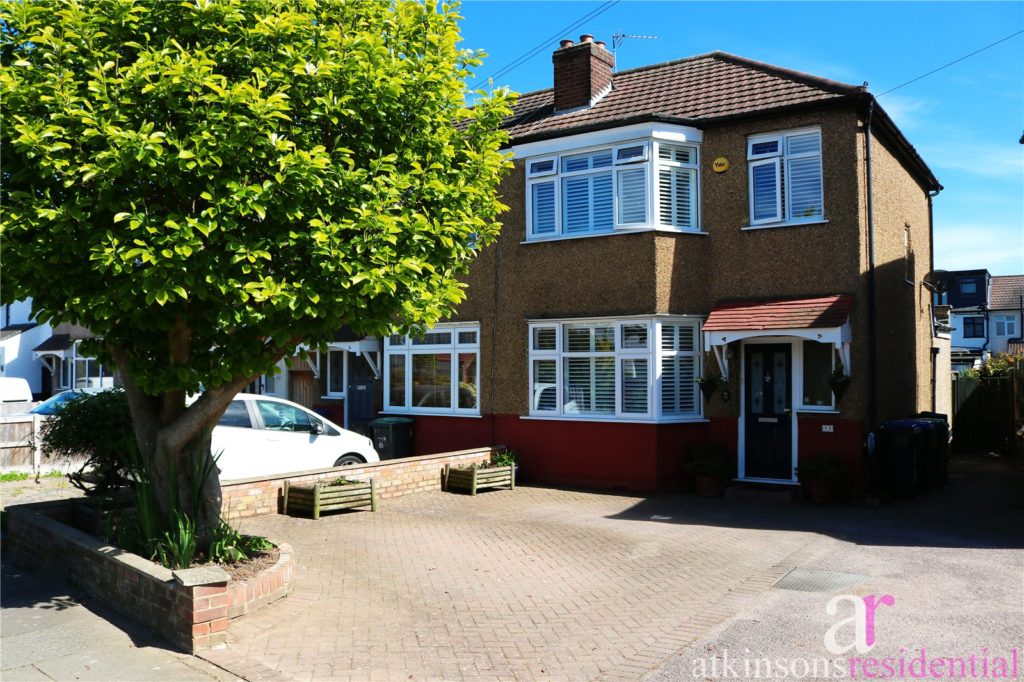 Inverness Avenue, Enfield, Middlesex, EN1 3NT