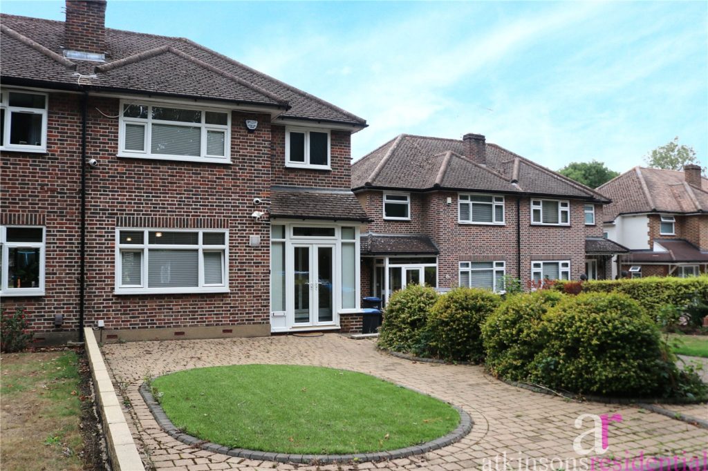 Stratton Avenue, Enfield, Middlesex, EN2 9AF